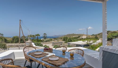 One-Bedroom Apartment with Sea View and Balcony