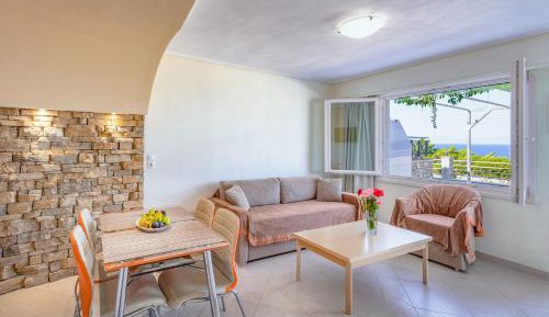 Oasis One-Bedroom Apartment