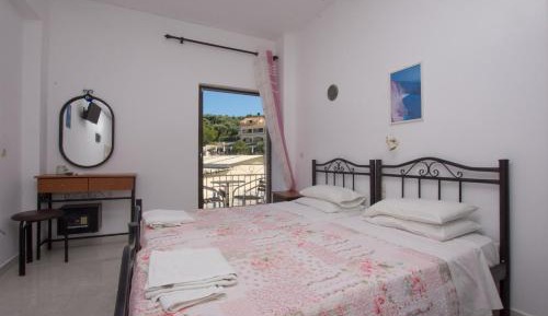 Studio (2 Adults)