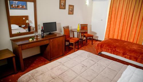 Triple Room (2 Adults + 1 Child)