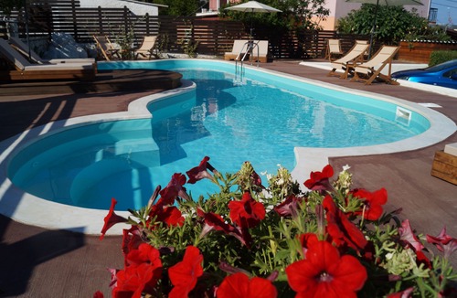 Perama Hotel | Anita Village
