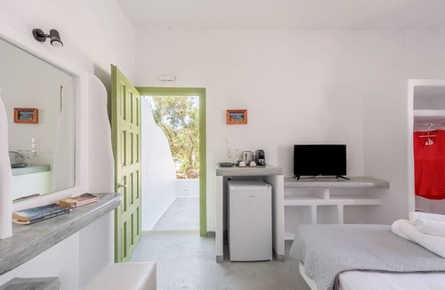 Apollonia House | Pente Elies Milos