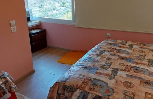 Spata-Artemida Apartment | Free Mini Pool Jacuzzi Airport House - up to 8 people