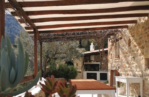 Livadi House | Holiday Home 'Three Skylights' with Terrace & Wi-Fi