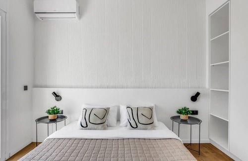 Thessaloniki Apartment | Sanders Arch - Cozy 1-bdr Apt w Balcony