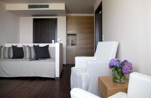 Agios Dimitrios Hotel | Theta Hotel