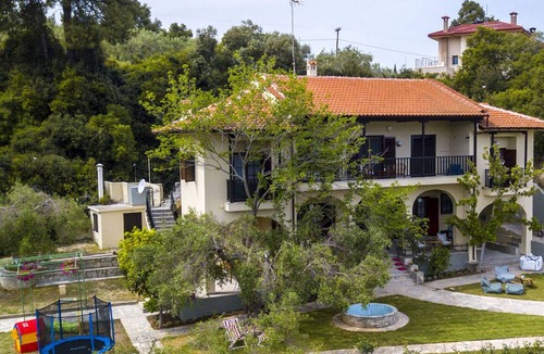 Kriopigi Villa | A private detached villa just five minutes walking distance from the beach