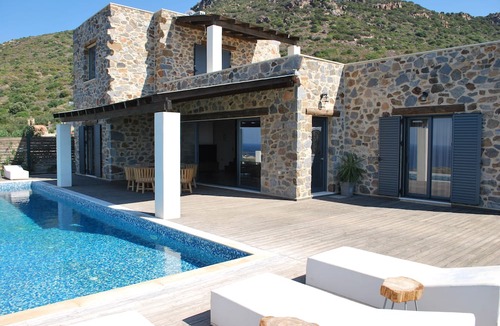 Livadia Villa | Villa Aphrodite - Affordable Luxury - Peace and tranquility
