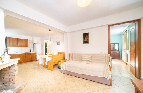 Agios Spyridon Corfu Apartment | Apartment 'Tanjas' with Private Garden, Balcony and Wi-Fi