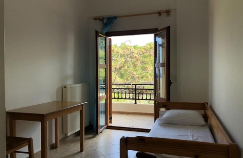 Gialiskari Apartment | Nikos Apartments A6 - One Bedroom Apartment, Sleeps 5