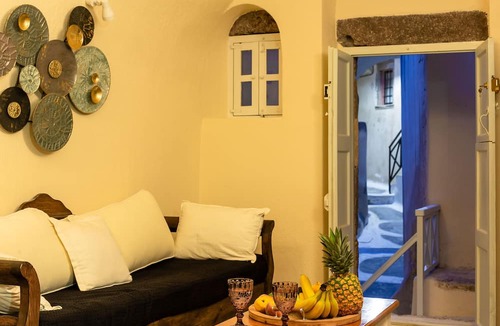 Emporio House | Exi Castle Suites