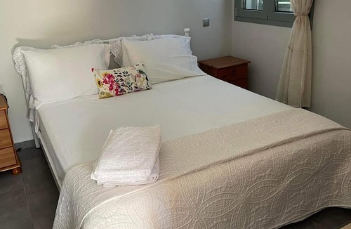 Kaligata House | Flat - Sleeps 2 - Parking - Patio