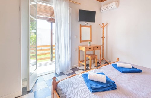 Agios Gordios House | Villa Popi on the Beach of Agios Gordios