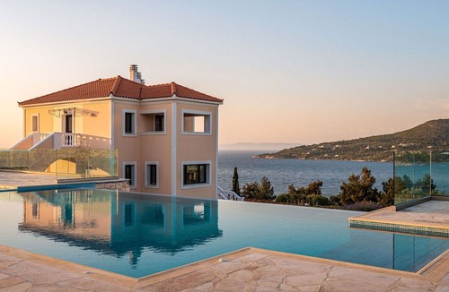 Samos Town Apartment | Lovely apartment for 4 people with pool, WIFI, A/C, TV, balcony, panoramic view and parking