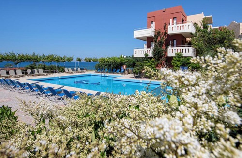 Kato Stalos Hotel | Ekavi Apartments