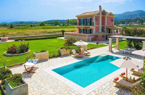 Almiros Beach Villa | Luxury Villa Rose Almyros: Private Pool, 200m From The Beach, Free WiFi