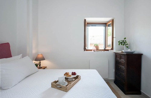 Skripero House | Lavender Cottage