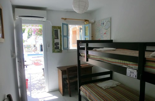 Fira Hostel | Santorini Camping & Hostel
