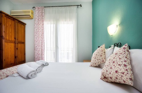 Potos House | Famelia Studios Lampiris