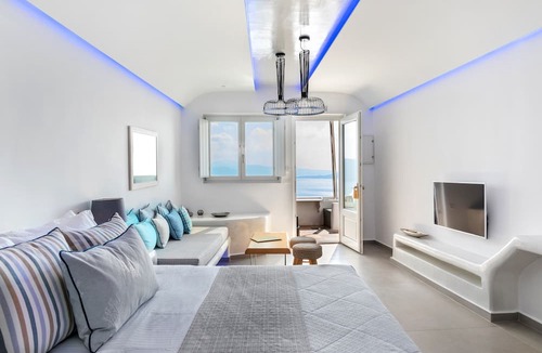 Oia Hotel | Secret Legend Suites