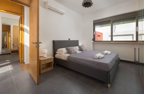 Ixia Villa | Almond Villa