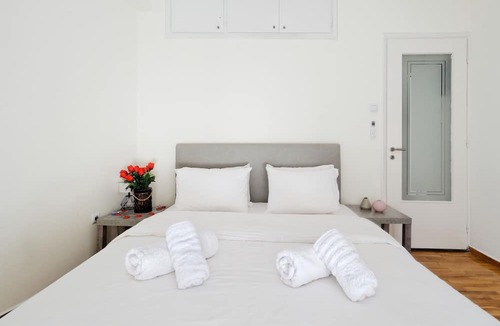 Kinosargous Apartment | Athens Heartbeat