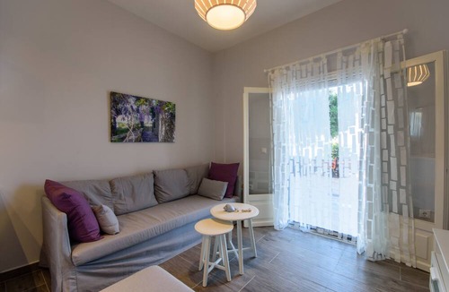 Apraos Apartment | Alisachni 1