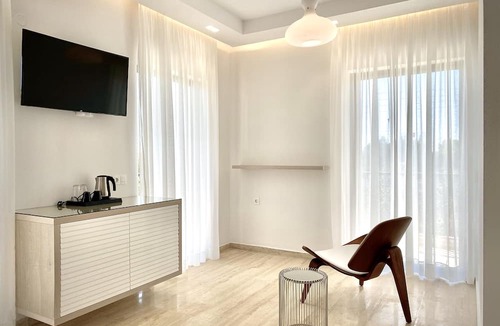 Ag. Georgios Hotel | Ccb Ionian Suites by Bruskos