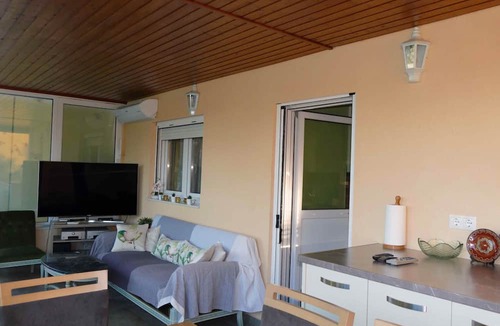 Marathon House | esperides holidays