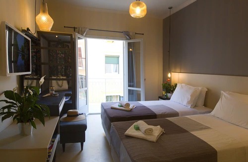 Old Town Hotel | ANNUNZIATA URBAN SUITES by LOC HOSPITALITY