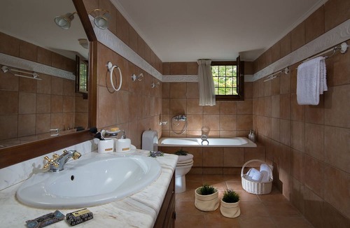 Minoa Pediada House | Villa Oneiropetra - Traditional village house