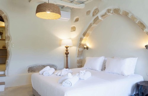 Amnatos Apartment | Aerida Guesthouse Of Stone - Maria Cozy Suite
