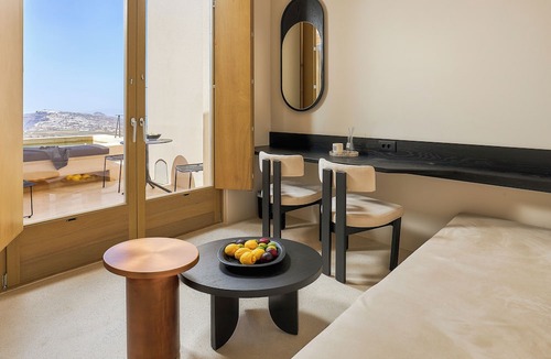 Pyrgos Hotel | Enorme EOS Santorini - Adults Only