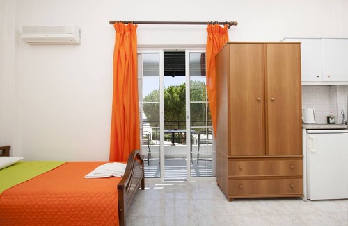 Perissa House | Paul's Studio