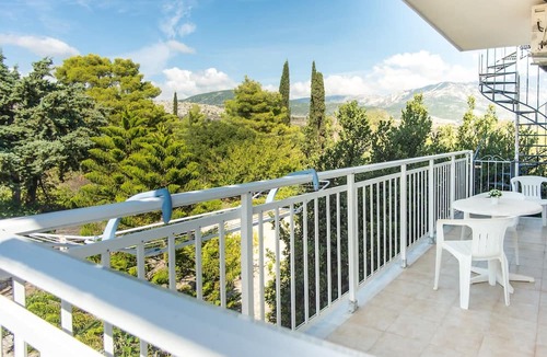 Kerameies Apartment | Bluewhite Studio - Mountain View by the Pool