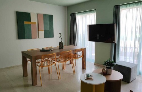 Mets Apartment | Spacious 3-bedroom apartment in charming Athina with WiFi, fitness room