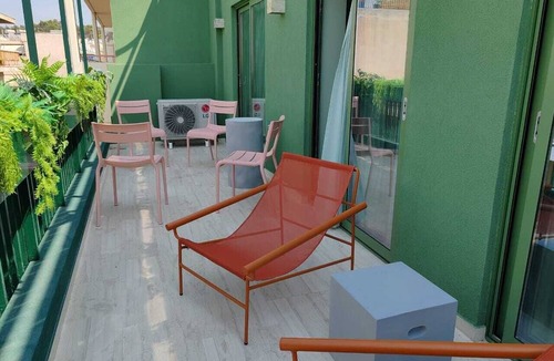 Mets Apartment | Spacious 3-bedroom apartment in charming Athina with WiFi, fitness room