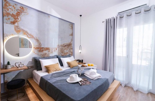Mires Apartment | Blue Apartment in the Hill