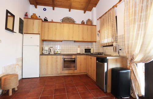 Roumeli Villa | Mediterranean eco-friendly Villa with private pool close to the sea and beaches