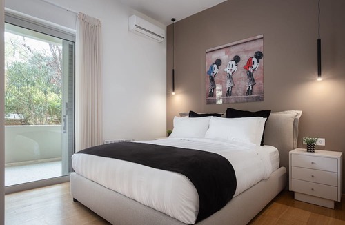 Vouliagmeni Apartment | Vouliagmeni Stylish Apartment
