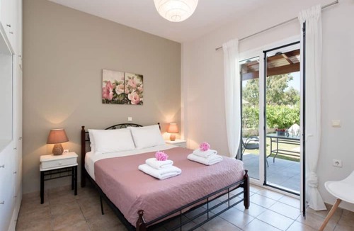 Ag. Georgios Villa | Villa Angelina offers a picturesque scenery.