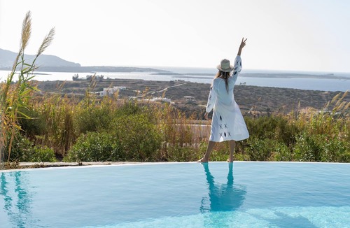 Nea Cryssi Akti Hotel | Anthemion Paros Villas & Suites