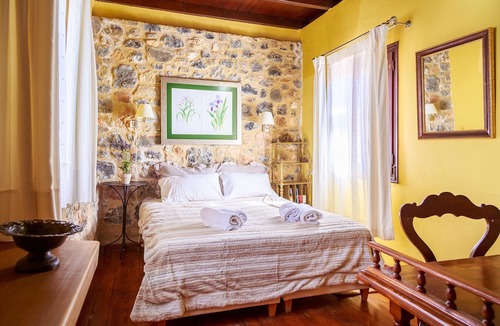 Anatoli House | Homerez - House 12 km away from the beach for 10 ppl. with jacuzzi at Anatoli