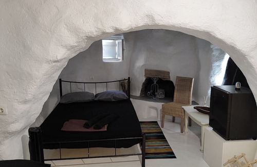 Paraga Apartment | Artemis Cottage Room 1
