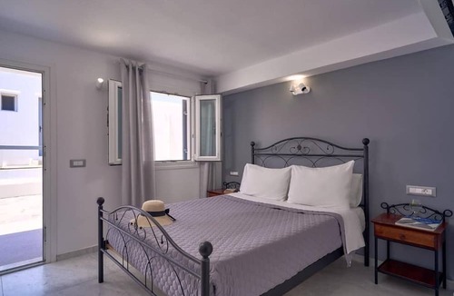 Drafaki Hotel | Sofia Village