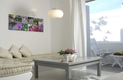 Apollonia House | Kapetan Tasos Suites
