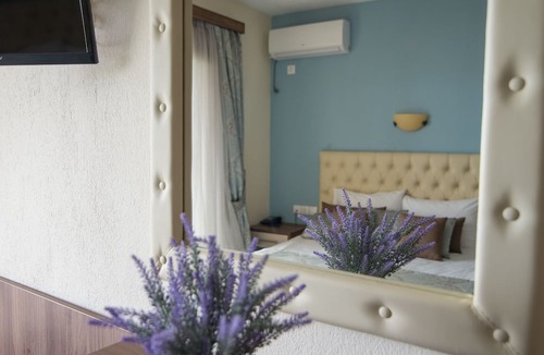 Toroni House | Castro Deluxe