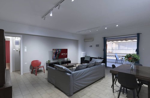 Zografos Apartment | Kotopouli 14 2 bd apt close to children's hospital