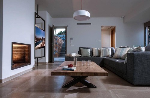 Agios Nikolaos Town Villa | 3 bedroom villa close to a sandy beach