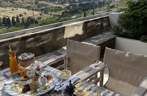 Andros Town House | Azalea Suite by Casa Di Fiori Andros Suites